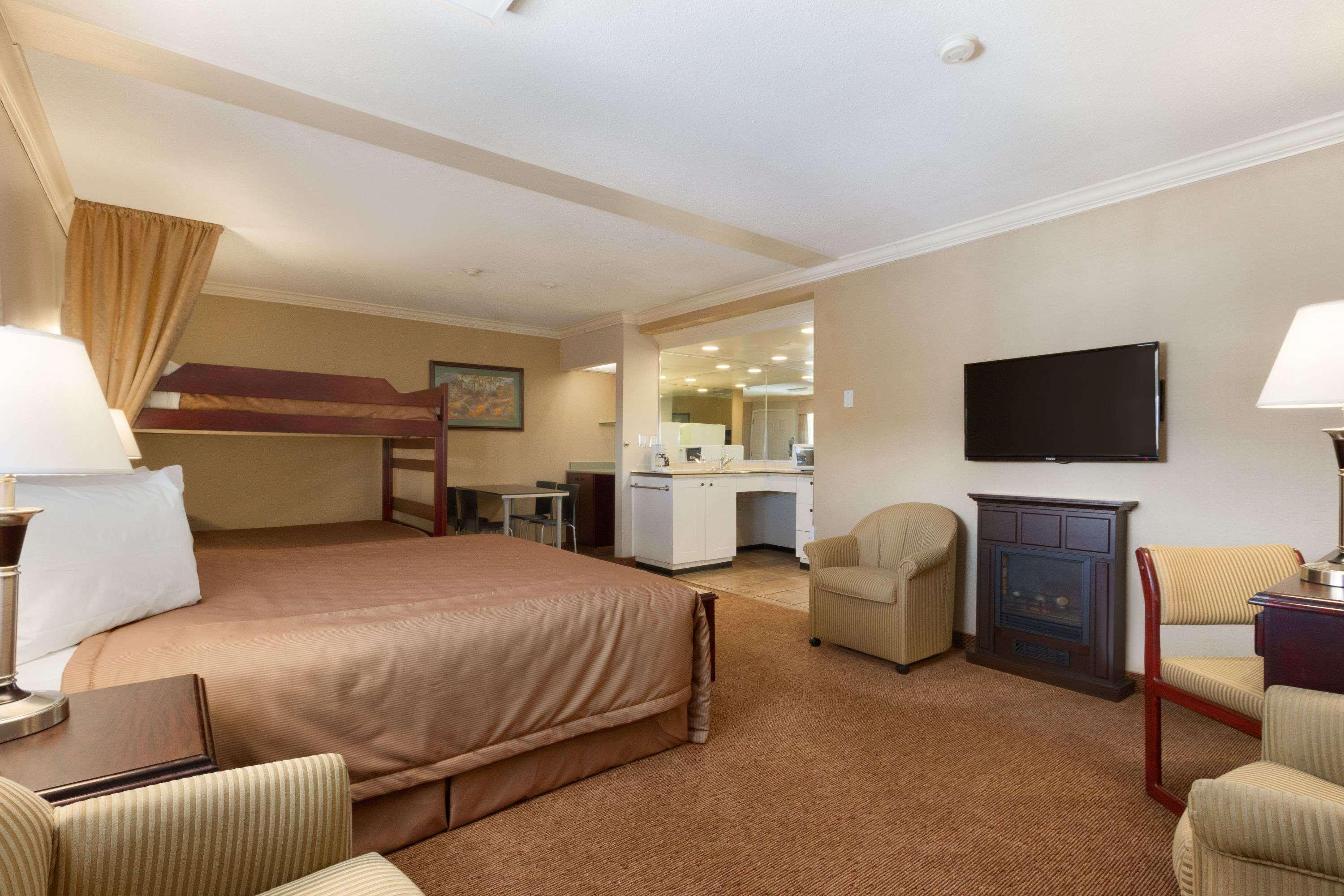 Travelodge By Wyndham Distrito de Langley Exterior foto
